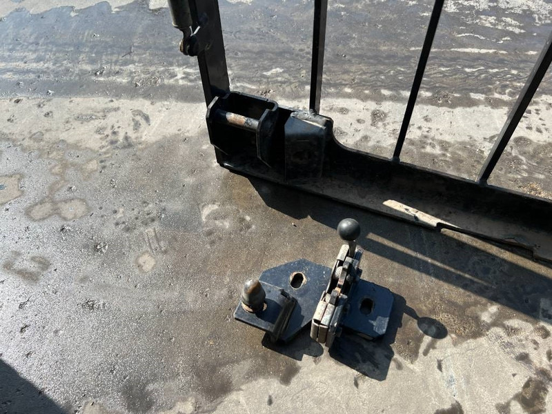 Cat 313E / 320F / 323E / 325F / 329E / 330F / 336E / 3 - Cabine et intérieur pour Engins de chantier: photos 5 Cat 313E / 320F / 323E / 325F / 329E / 330F / 336E / 3 - Cabine et intérieur pour Engins de chantier: photos 5