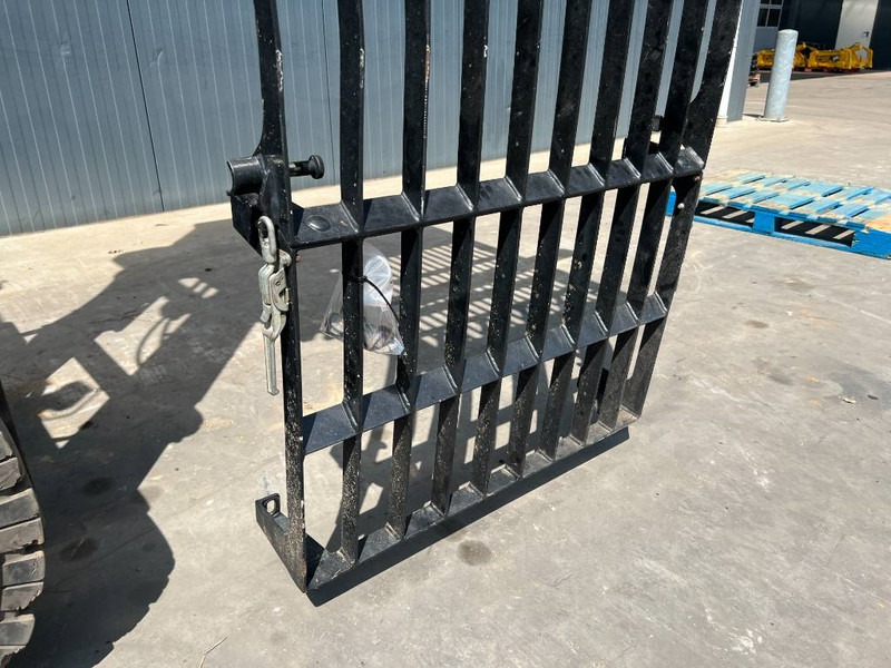 Cat 313E / 320F / 323E / 325F / 329E / 330F / 336E / 3 - Cabine et intérieur pour Engins de chantier: photos 4 Cat 313E / 320F / 323E / 325F / 329E / 330F / 336E / 3 - Cabine et intérieur pour Engins de chantier: photos 4