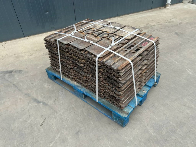 Cat 320D / 320E / 323D / 323E 700mm shoes - 30% - Frame/ Châssis pour Engins de chantier: photos 2 Cat 320D / 320E / 323D / 323E 700mm shoes - 30% - Frame/ Châssis pour Engins de chantier: photos 2