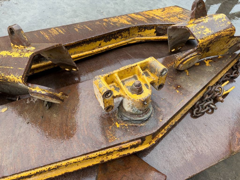 Hayon élévateur pour Engins de chantier Cat 730: photos 7 Hayon élévateur pour Engins de chantier Cat 730: photos 7