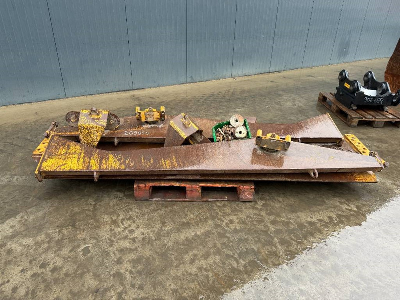 Cat 730 - Hayon élévateur pour Engins de chantier: photos 2 Cat 730 - Hayon élévateur pour Engins de chantier: photos 2