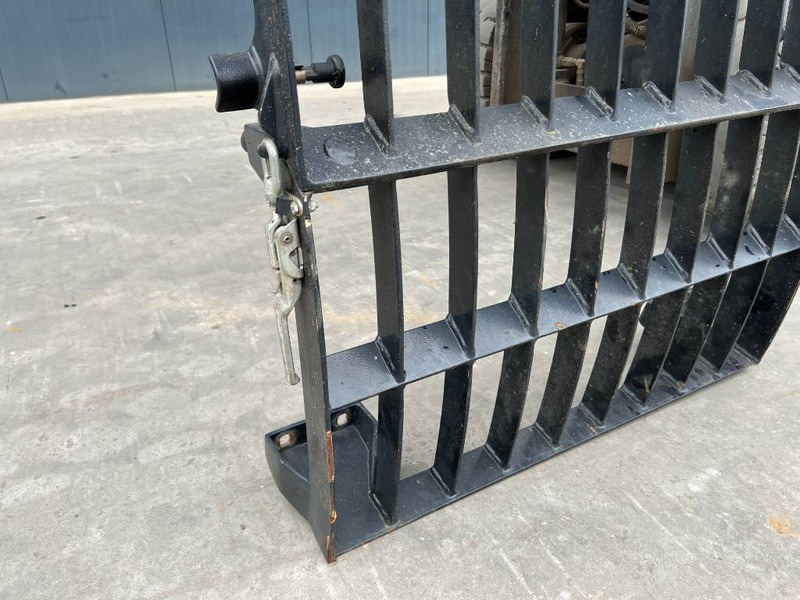 Cat M313D / M315D / M316D / M318D / M322D / M325D - Cabine et intérieur pour Engins de chantier: photos 4 Cat M313D / M315D / M316D / M318D / M322D / M325D - Cabine et intérieur pour Engins de chantier: photos 4