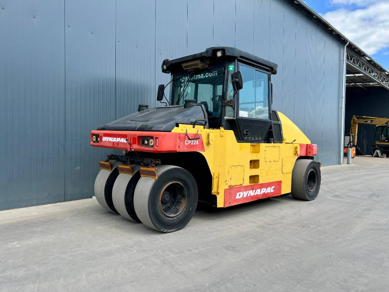 Dynapac CP224 - Compacteur à pneus: photos 1 Dynapac CP224 - Compacteur à pneus: photos 1