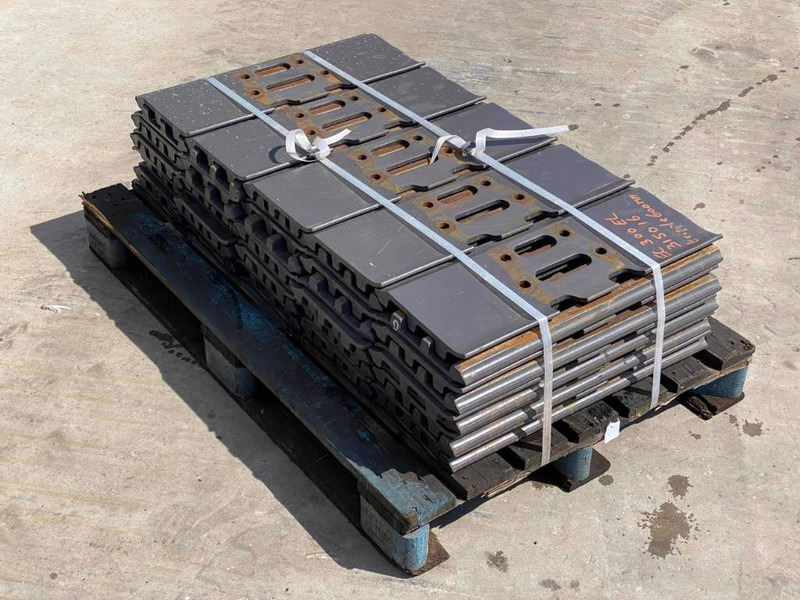 Hitachi EX270 / EX300 / EX310 Shoes/Pads - Frame/ Châssis pour Engins de chantier: photos 2 Hitachi EX270 / EX300 / EX310 Shoes/Pads - Frame/ Châssis pour Engins de chantier: photos 2