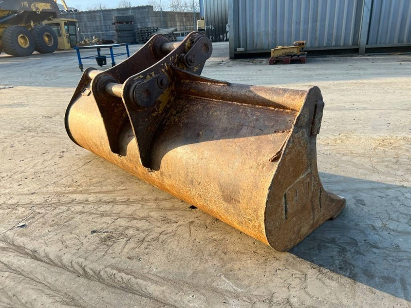 Miller Caterpillar 311D / 312D / 312E / 313F / 314D / 314 - Godet pour Engins de chantier: photos 4 Miller Caterpillar 311D / 312D / 312E / 313F / 314D / 314 - Godet pour Engins de chantier: photos 4