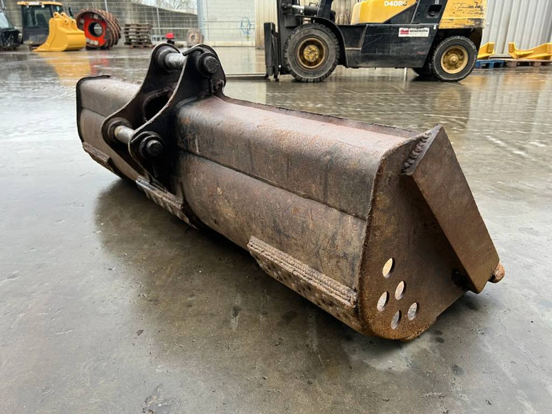 Miller Geith Caterpillar 305 / 306 - Godet pour Engins de chantier: photos 5 Miller Geith Caterpillar 305 / 306 - Godet pour Engins de chantier: photos 5