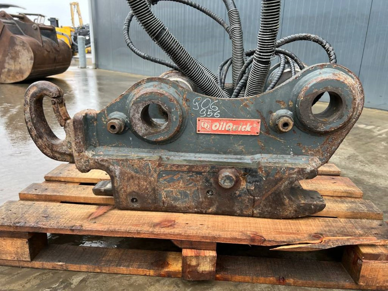 Attache rapide pour Engins de chantier OilQuick OQ70/55 - 323D: photos 8