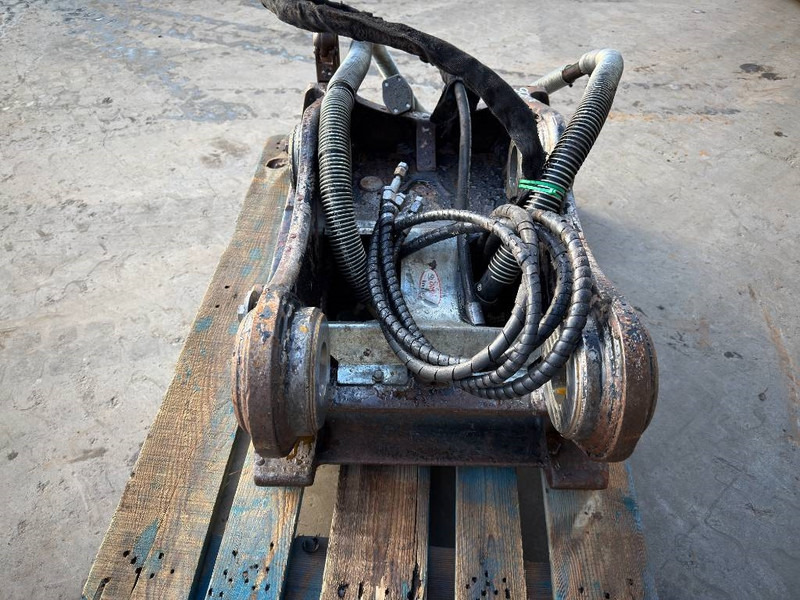 OilQuick OQ70/55 - M314F / M316F / M318F - Attache rapide pour Engins de chantier: photos 5 OilQuick OQ70/55 - M314F / M316F / M318F - Attache rapide pour Engins de chantier: photos 5