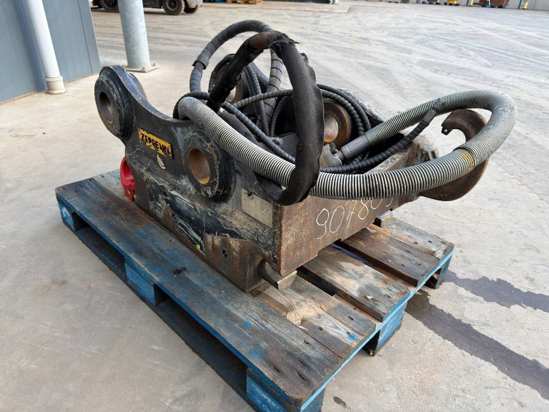 OilQuick OQ80 - 336F - Attache rapide pour Engins de chantier: photos 3 OilQuick OQ80 - 336F - Attache rapide pour Engins de chantier: photos 3