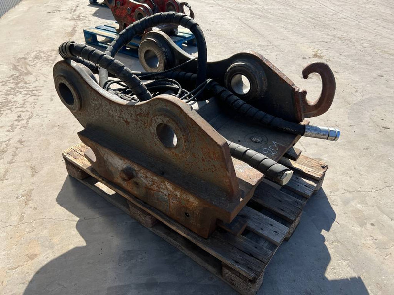 OilQuick OQ90 / 349E - 352F - Attache rapide pour Engins de chantier: photos 3 OilQuick OQ90 / 349E - 352F - Attache rapide pour Engins de chantier: photos 3