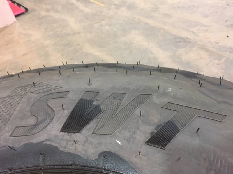 SWT 23.1 - 26 - Pneus et jantes pour Engins de chantier: photos 3 SWT 23.1 - 26 - Pneus et jantes pour Engins de chantier: photos 3