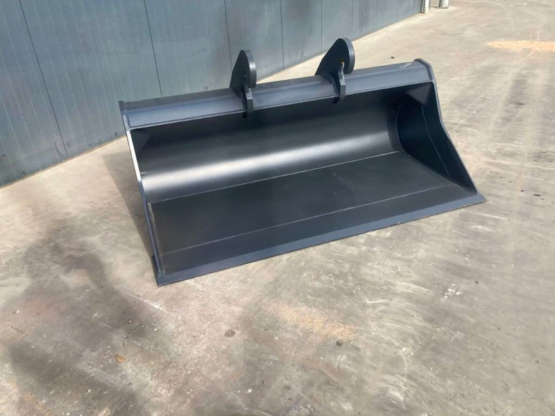 Smitma CW30 2.00m - Godet pour Engins de chantier: photos 4 Smitma CW30 2.00m - Godet pour Engins de chantier: photos 4