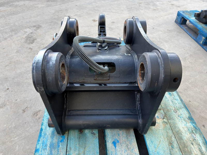 Attache rapide pour Engins de chantier neuf Verachtert CW20S - M312 / M314F / M315D / M315F / M316C / M31: photos 6