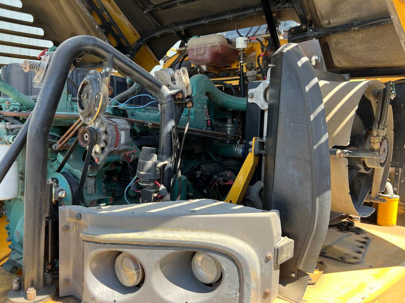 Tombereau articulé Volvo A 40 D: photos 12