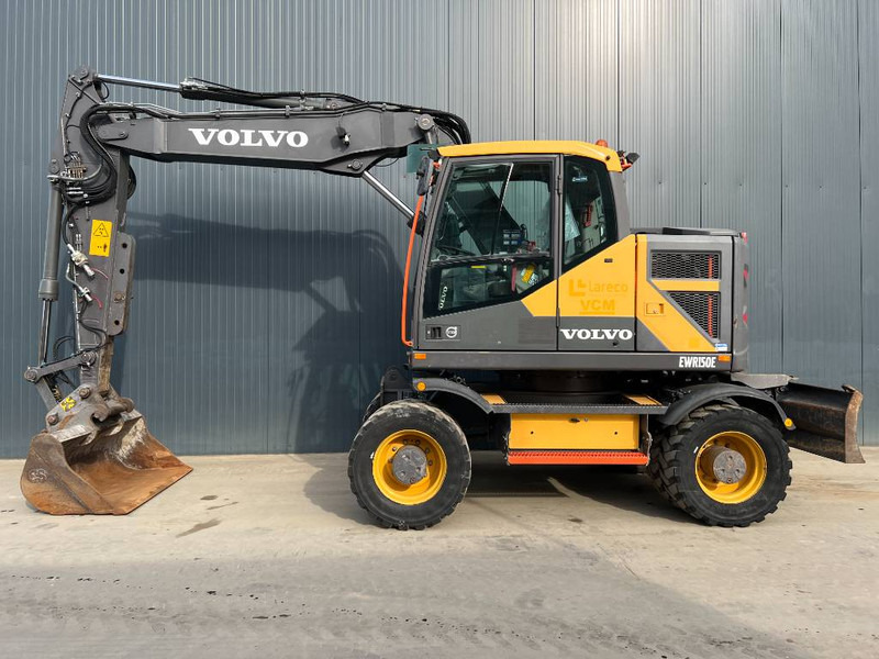Volvo EWR150E - Pelle sur pneus: photos 2 Volvo EWR150E - Pelle sur pneus: photos 2