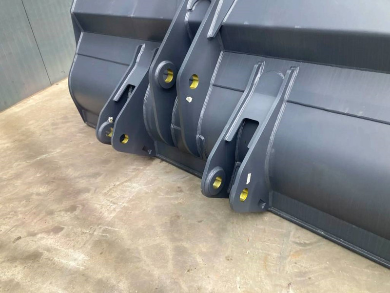 Volvo L120F - Godet pour Engins de chantier: photos 4 Volvo L120F - Godet pour Engins de chantier: photos 4