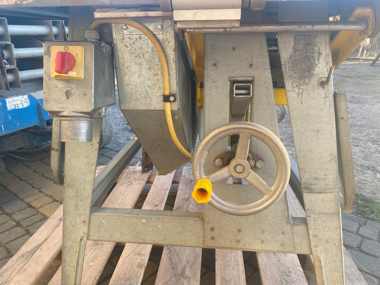 AVOLA ZBV 450 z regulacją cięcia (5,2 kW) - Machine à bois: photos 3 AVOLA ZBV 450 z regulacją cięcia (5,2 kW) - Machine à bois: photos 3