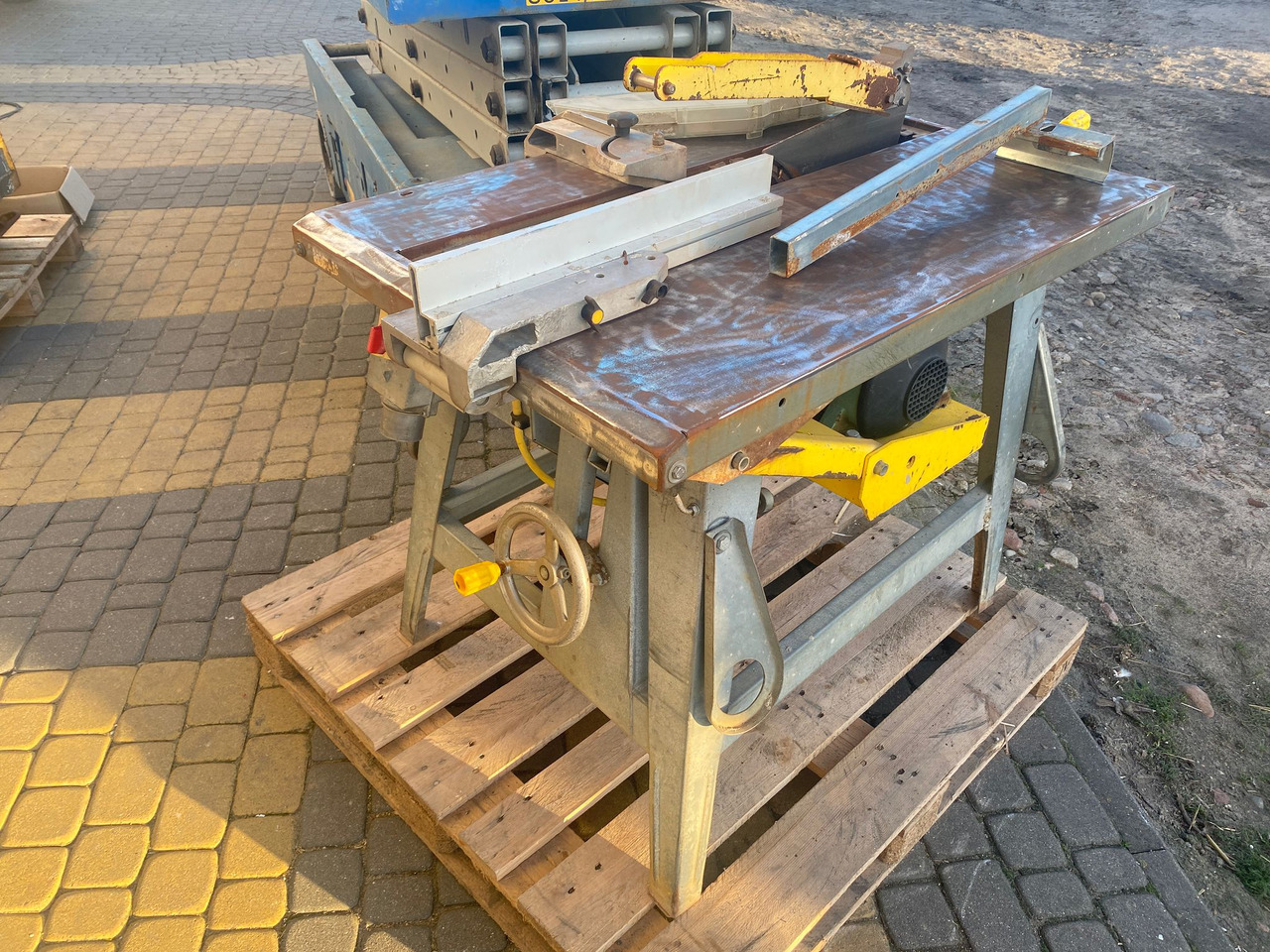 AVOLA ZBV 450 z regulacją cięcia (5,2 kW) - Machine à bois: photos 1 AVOLA ZBV 450 z regulacją cięcia (5,2 kW) - Machine à bois: photos 1