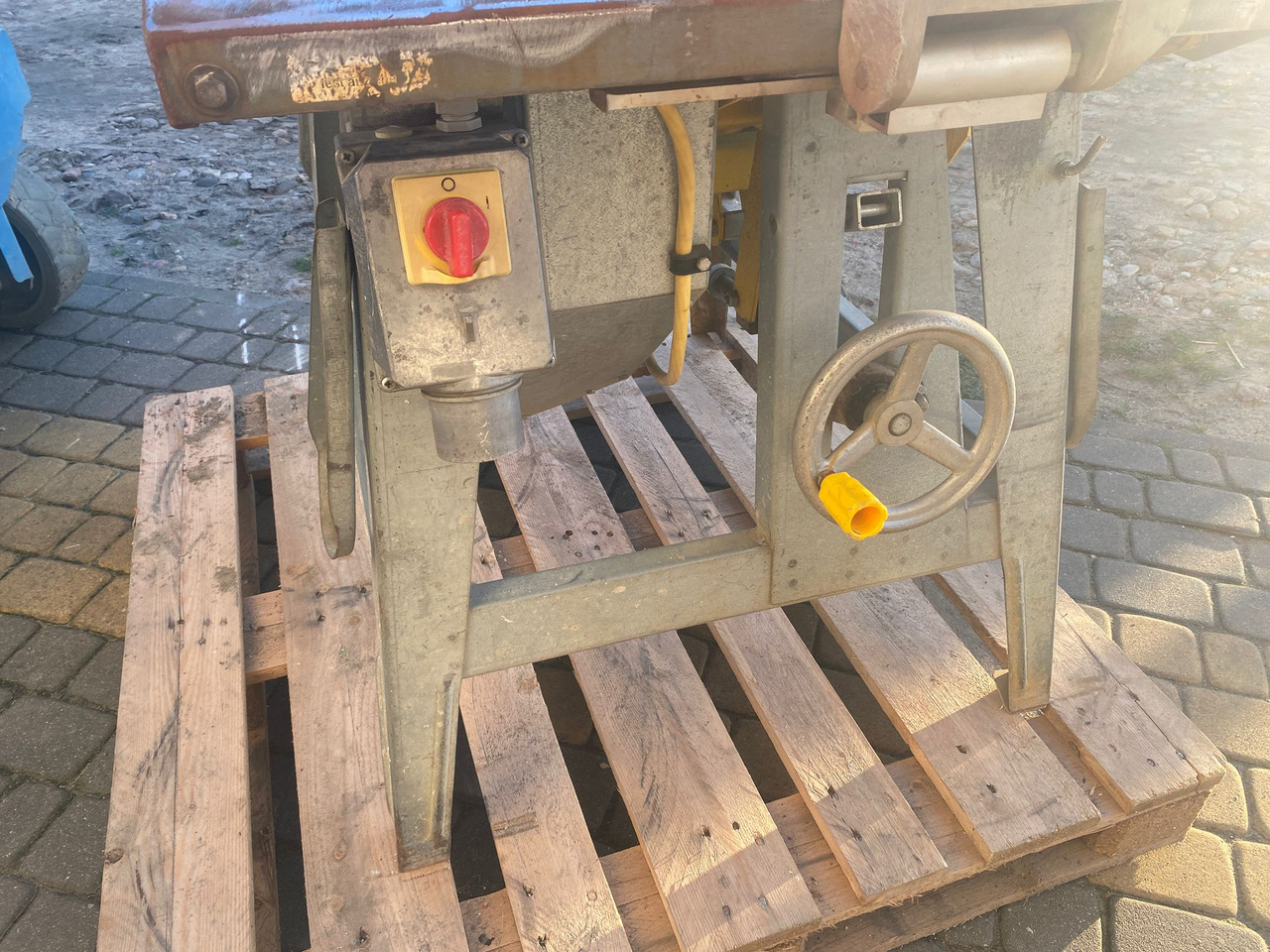 AVOLA ZBV 450 z regulacją cięcia (5,2 kW) - Machine à bois: photos 5 AVOLA ZBV 450 z regulacją cięcia (5,2 kW) - Machine à bois: photos 5
