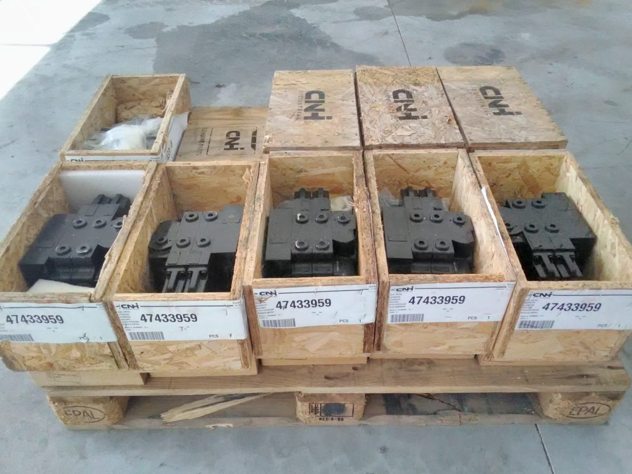 CNH 47433959 - Valve pour Machine agricole: photos 2 CNH 47433959 - Valve pour Machine agricole: photos 2