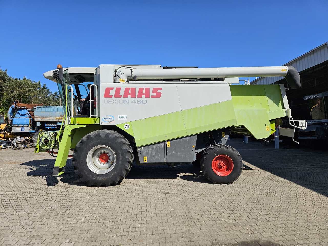 Claas Lexion 480 - Moissonneuse-batteuse: photos 1 Claas Lexion 480 - Moissonneuse-batteuse: photos 1