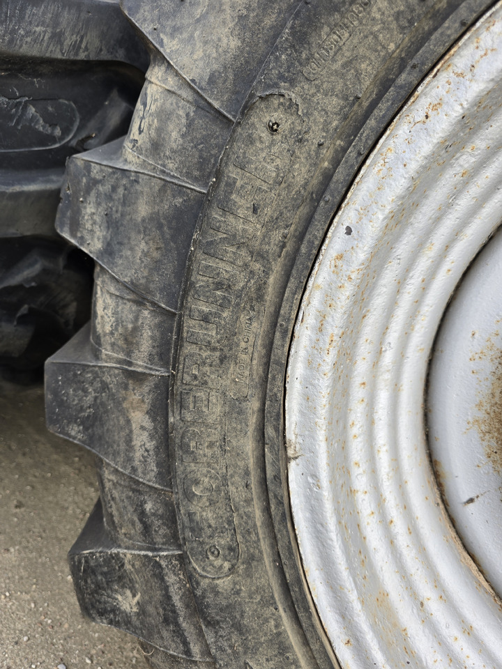 FORERUNNER 17.5 - 24 - Roue complète pour Machine agricole: photos 4 FORERUNNER 17.5 - 24 - Roue complète pour Machine agricole: photos 4