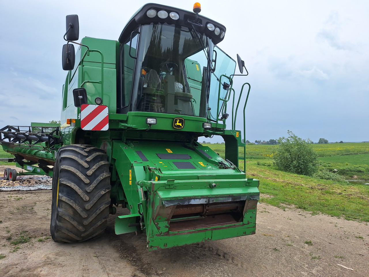 John Deere T550 - Moissonneuse-batteuse: photos 4 John Deere T550 - Moissonneuse-batteuse: photos 4