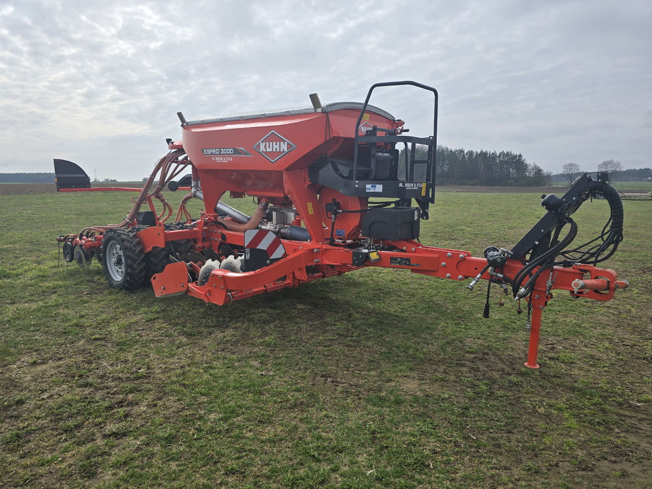 KUHN ESPRO 3000 - Combiné de semis: photos 2 KUHN ESPRO 3000 - Combiné de semis: photos 2