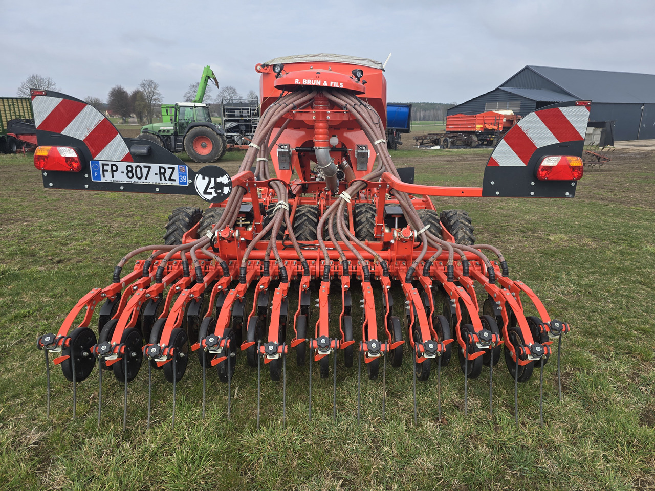 KUHN ESPRO 3000 - Combiné de semis: photos 5 KUHN ESPRO 3000 - Combiné de semis: photos 5