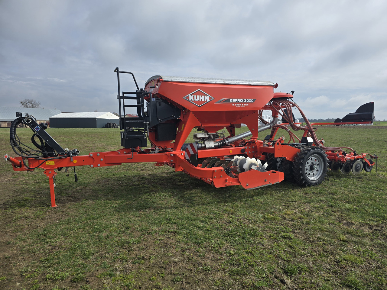 KUHN ESPRO 3000 - Combiné de semis: photos 1 KUHN ESPRO 3000 - Combiné de semis: photos 1