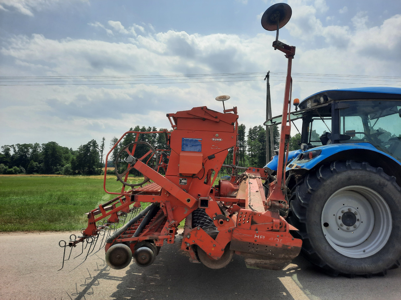 KUHN HR4003D INTEGRA 4000 - Combiné de semis: photos 2 KUHN HR4003D INTEGRA 4000 - Combiné de semis: photos 2
