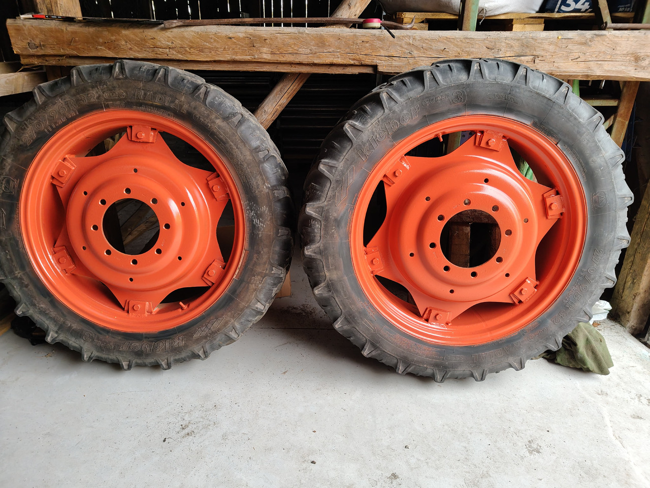 Kleber, Taurus 11.2 R32 (270/95 R32), 9.5 R48 - Roue complète pour Machine agricole: photos 1 Kleber, Taurus 11.2 R32 (270/95 R32), 9.5 R48 - Roue complète pour Machine agricole: photos 1