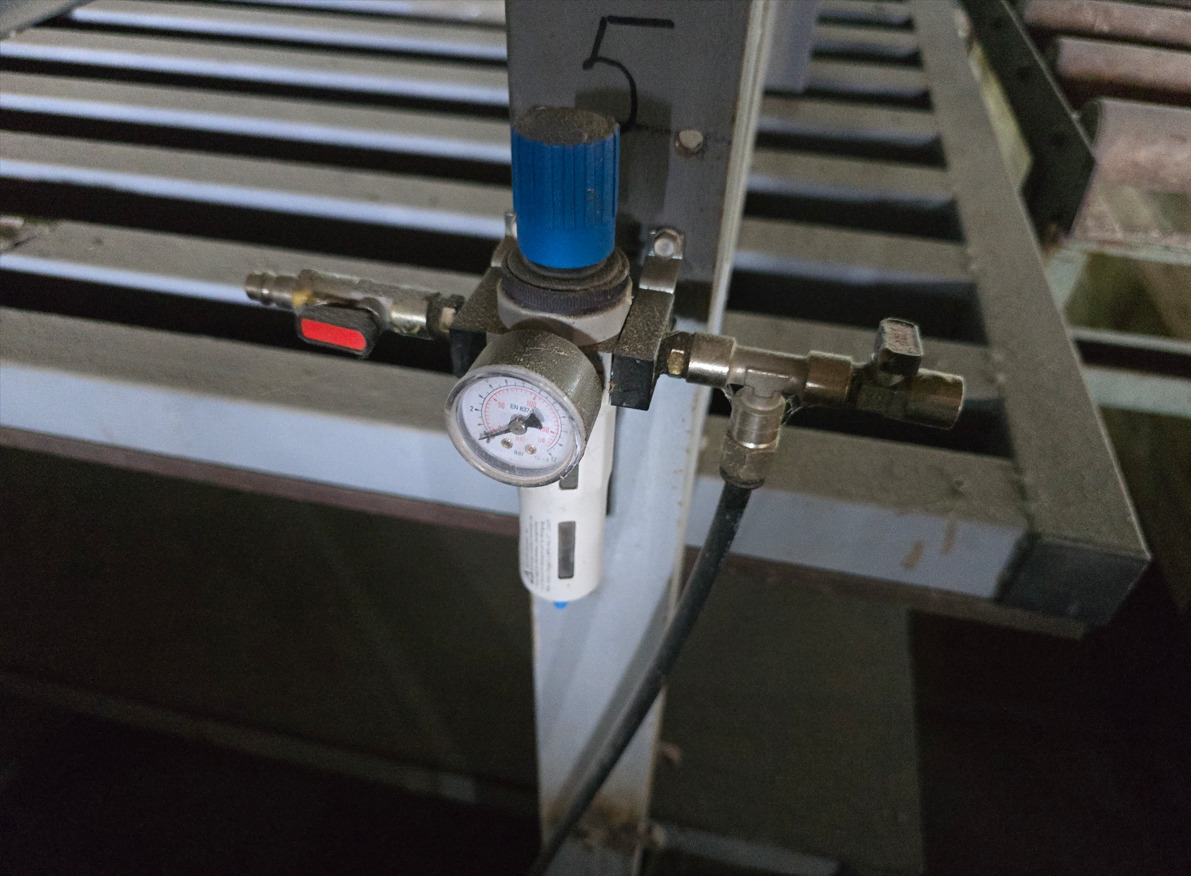 Prasa stół do klejenia płyt, drewna pneumatyczna regulowana 3 m - Machine à bois: photos 4 Prasa stół do klejenia płyt, drewna pneumatyczna regulowana 3 m - Machine à bois: photos 4