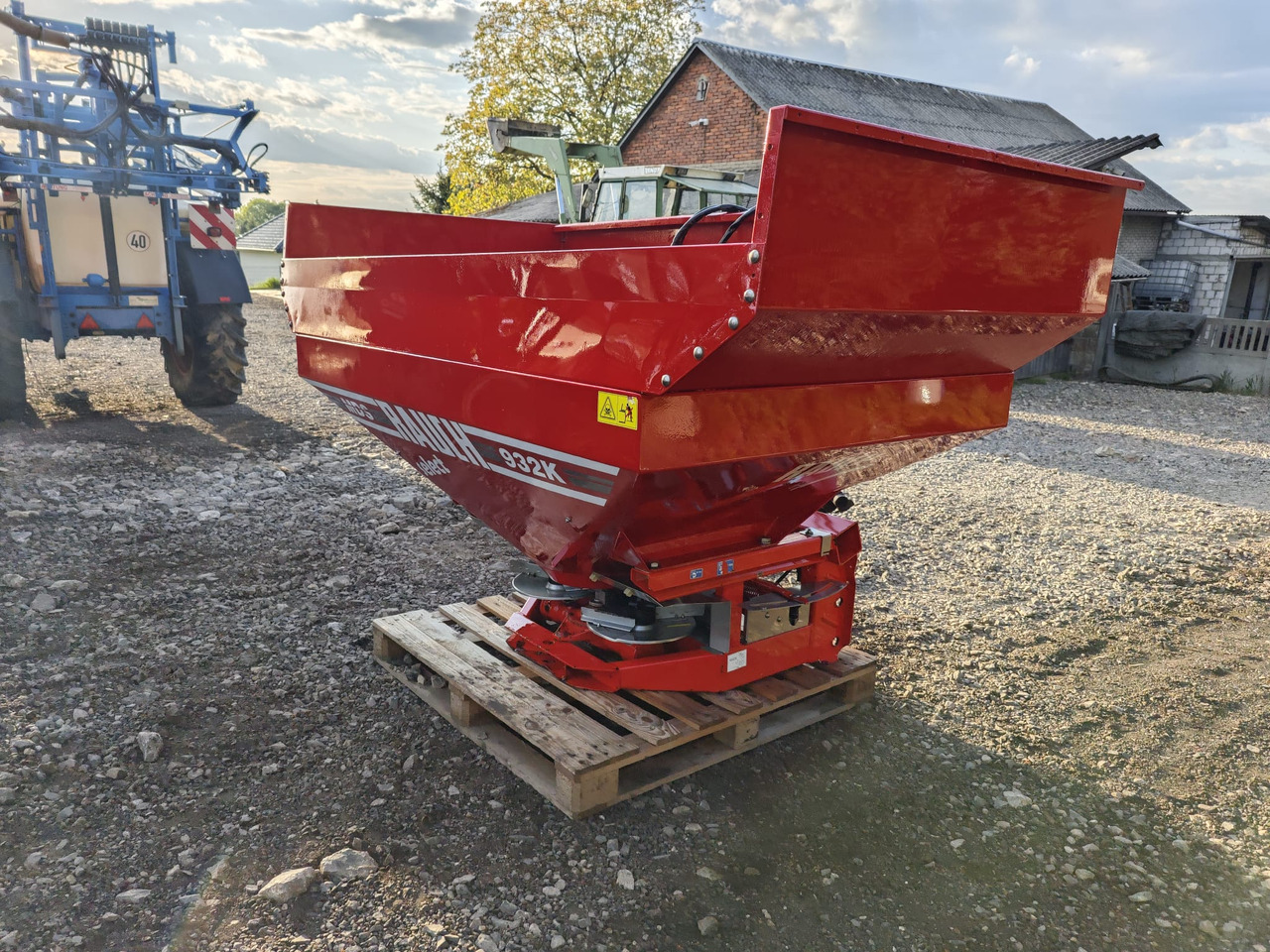 RAUCH MDS 932K select 1700 L - Distributeur d'engrais: photos 5 RAUCH MDS 932K select 1700 L - Distributeur d'engrais: photos 5
