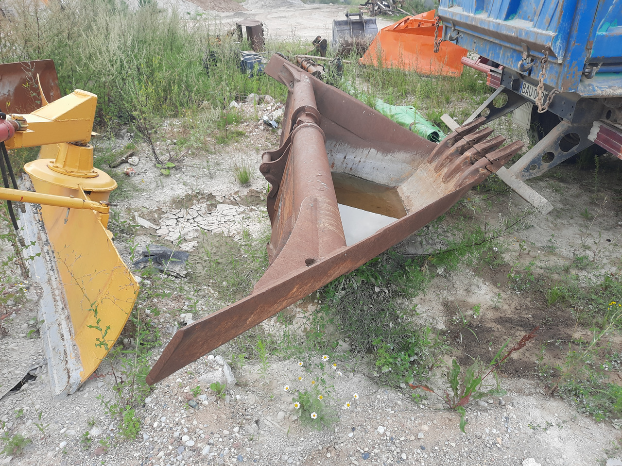 SOTRAMAINE 104 Łyżka trapezowa - Godet pour Engins de chantier: photos 2 SOTRAMAINE 104 Łyżka trapezowa - Godet pour Engins de chantier: photos 2