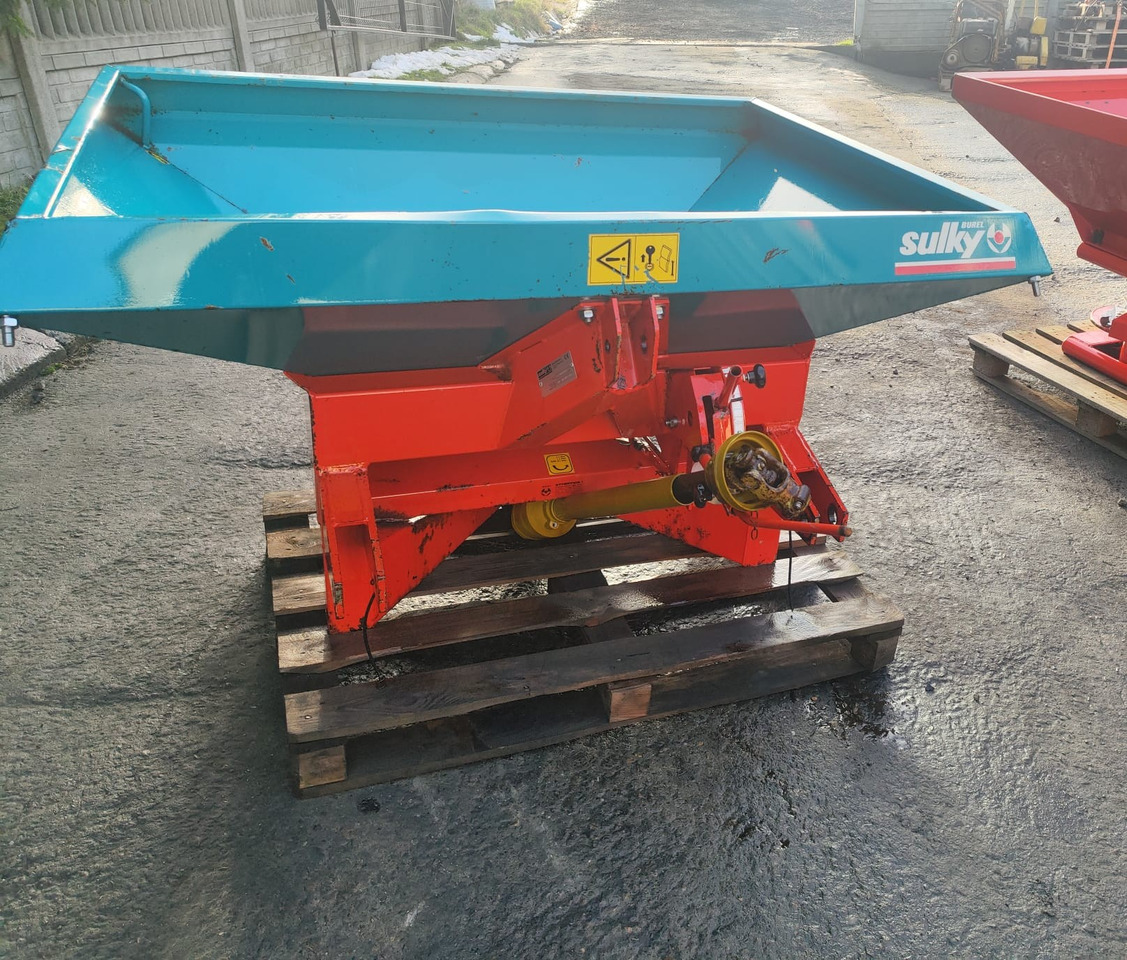 SULKY R600 - Distributeur d'engrais: photos 3 SULKY R600 - Distributeur d'engrais: photos 3