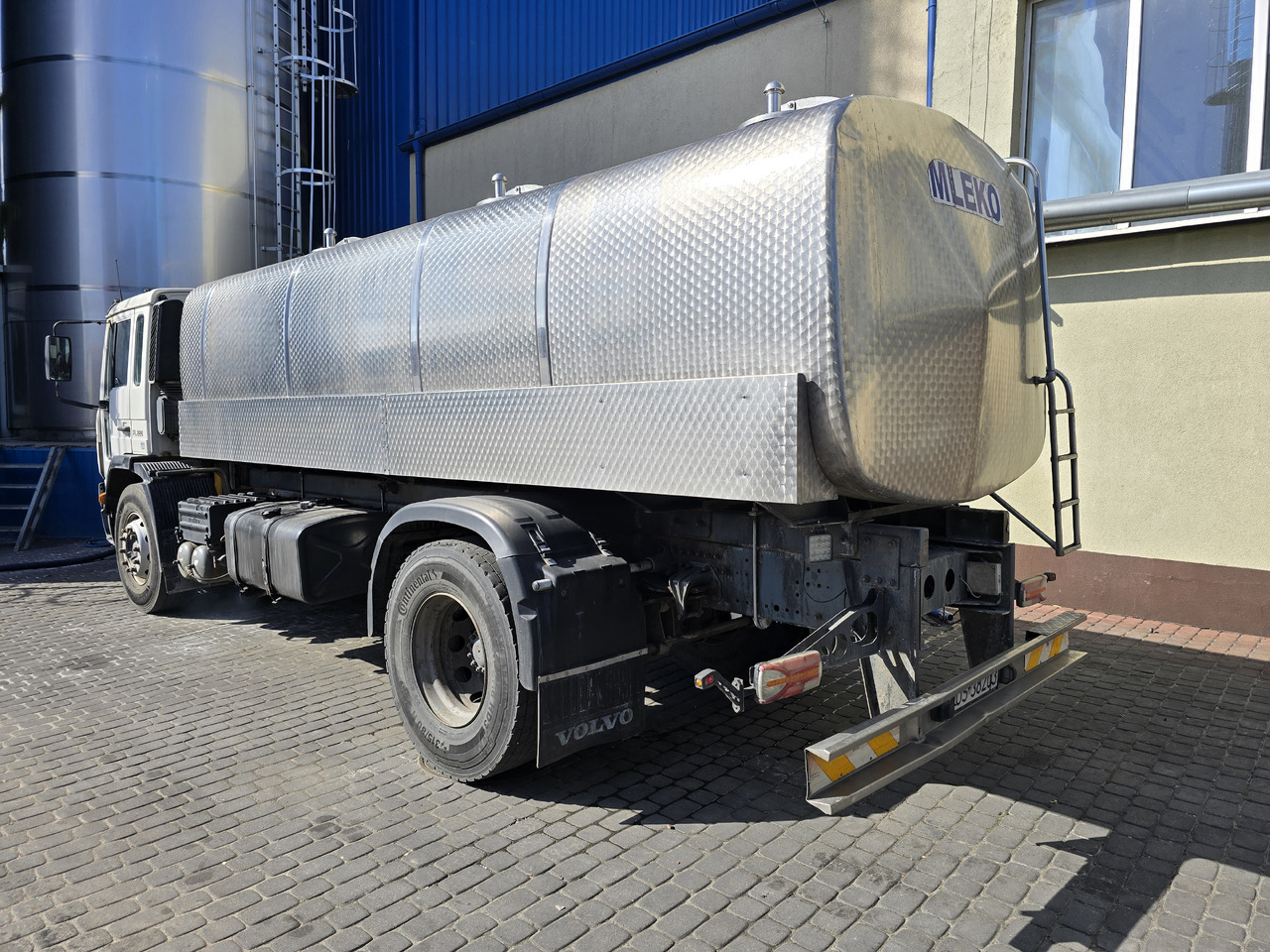 VOLVO FL 220 - Camion hydrocureur: photos 4 VOLVO FL 220 - Camion hydrocureur: photos 4