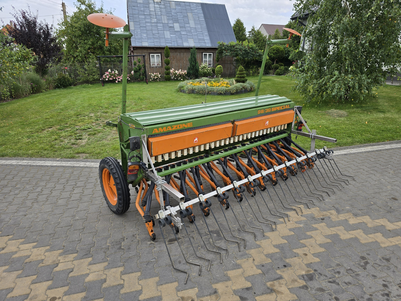 Amazone D8/30 SPECIAL - Semoir/ Planteuse: photos 1 Amazone D8/30 SPECIAL - Semoir/ Planteuse: photos 1