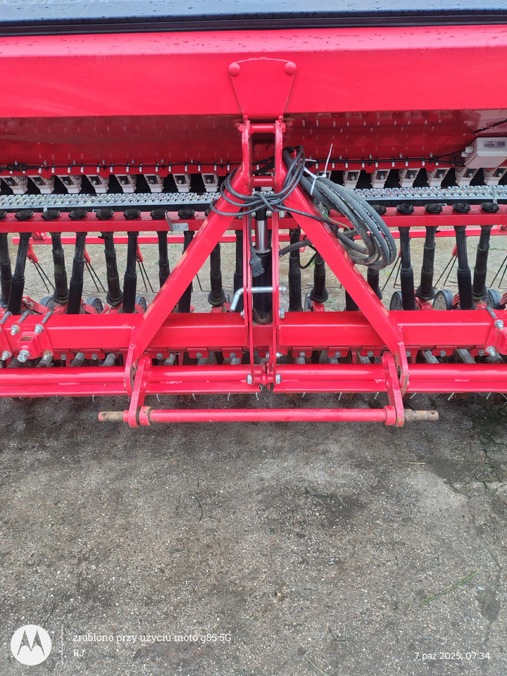 Inna JOTA-Z - Semoir/ Planteuse: photos 4 Inna JOTA-Z - Semoir/ Planteuse: photos 4