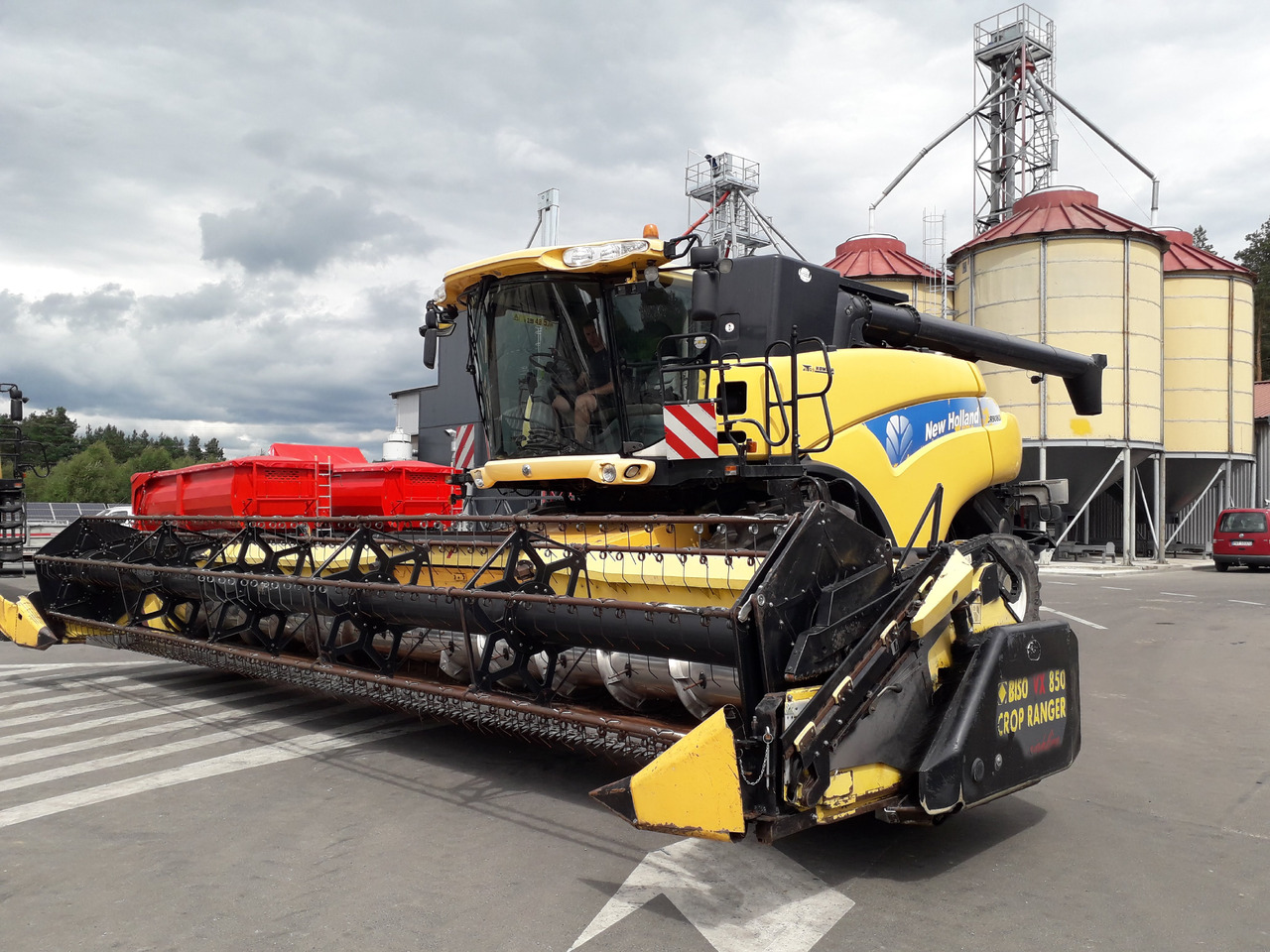 New-holland CR9080 - Moissonneuse-batteuse: photos 2 New-holland CR9080 - Moissonneuse-batteuse: photos 2