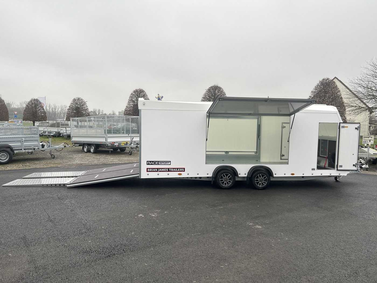 BRIAN_JAMES Race Sport Autotransporter geschlossen - Remorque porte-voitures: photos 1 BRIAN_JAMES Race Sport Autotransporter geschlossen - Remorque porte-voitures: photos 1