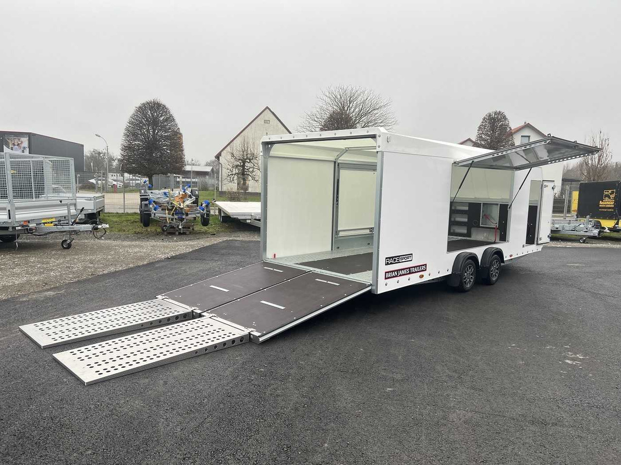 BRIAN_JAMES Race Sport Autotransporter geschlossen - Remorque porte-voitures: photos 2 BRIAN_JAMES Race Sport Autotransporter geschlossen - Remorque porte-voitures: photos 2