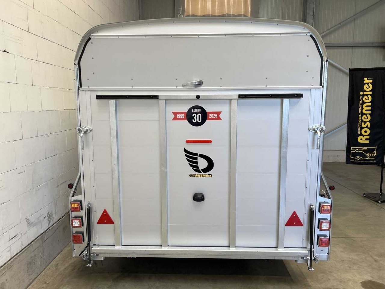 CHEVAL LIBERTE DEBON C1000 Roadster ALF Autotransporter geschlossen - Remorque porte-voitures: photos 3 CHEVAL LIBERTE DEBON C1000 Roadster ALF Autotransporter geschlossen - Remorque porte-voitures: photos 3