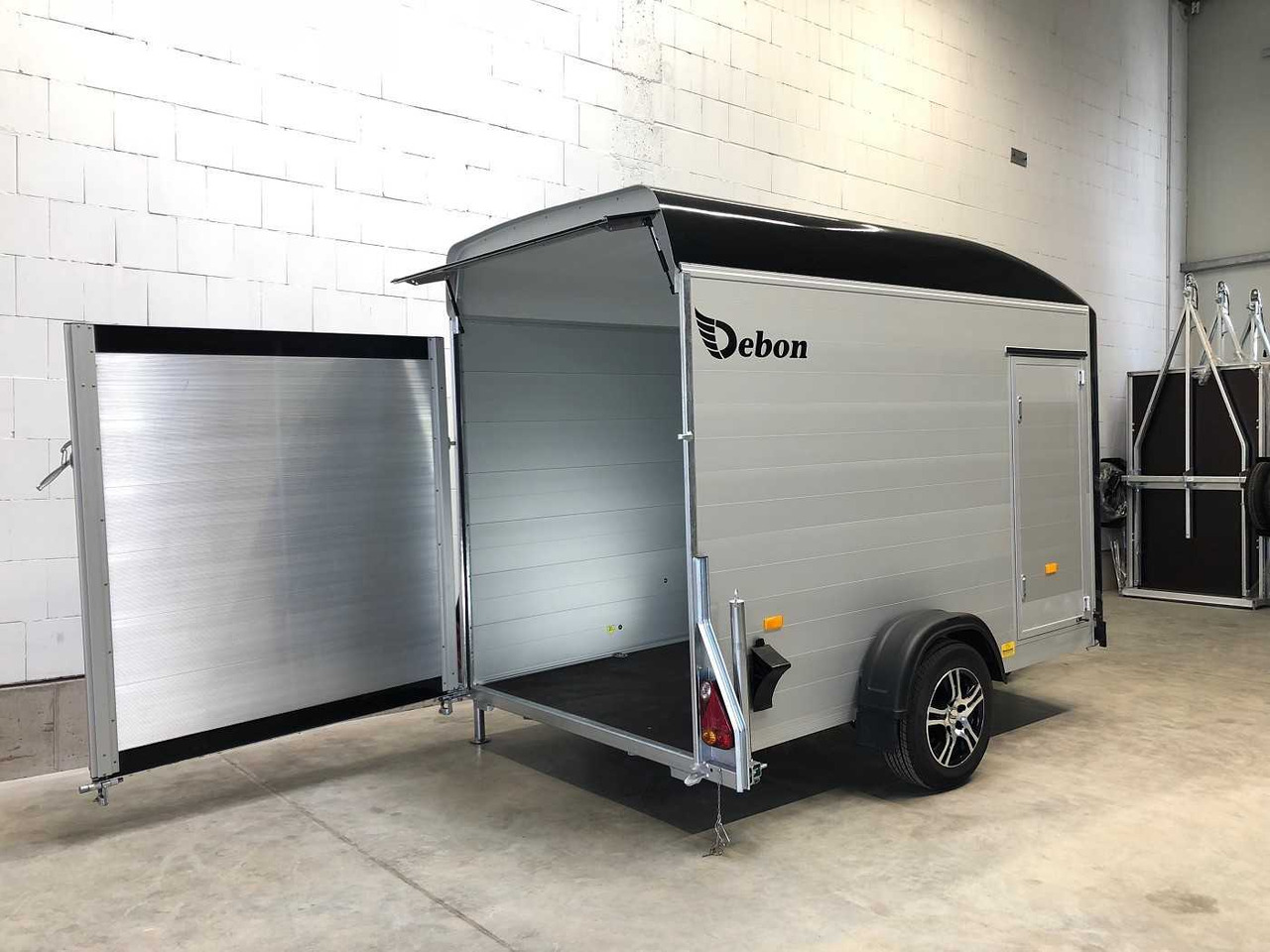 CHEVAL LIBERTE DEBON C300 Roadster Alufelge Kofferanhänger - Remorque pour moto: photos 5 CHEVAL LIBERTE DEBON C300 Roadster Alufelge Kofferanhänger - Remorque pour moto: photos 5