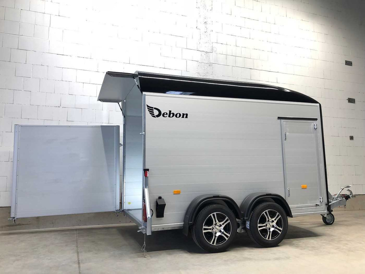 CHEVAL LIBERTE DEBON C500 Roadster Alu-Felgen Kofferanhänger - Remorque pour moto: photos 3 CHEVAL LIBERTE DEBON C500 Roadster Alu-Felgen Kofferanhänger - Remorque pour moto: photos 3