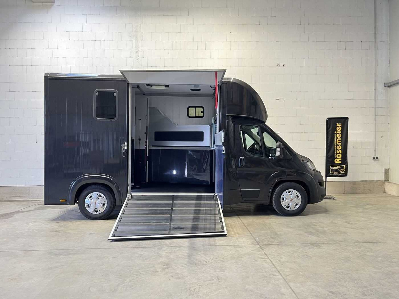 Fiat Böckmann Compact Stall LKW - Camion chevaux: photos 1 Fiat Böckmann Compact Stall LKW - Camion chevaux: photos 1