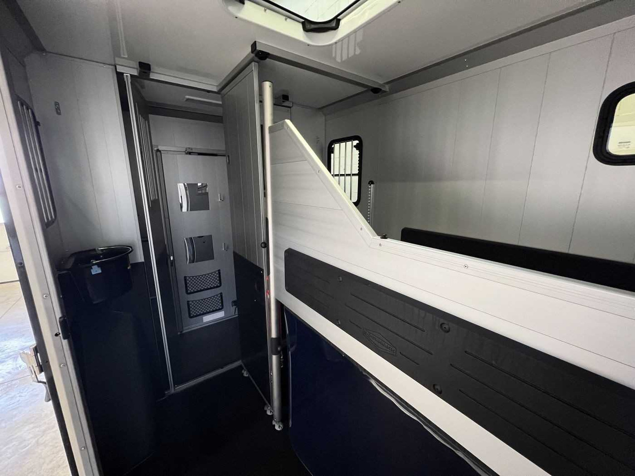 Fiat Böckmann Compact Stall LKW - Camion chevaux: photos 5 Fiat Böckmann Compact Stall LKW - Camion chevaux: photos 5