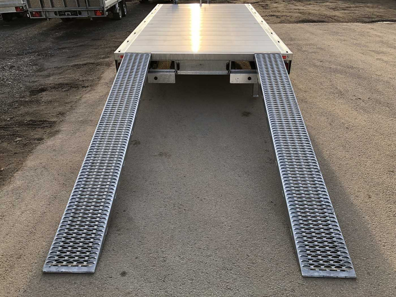 HUMBAUR Universal 3500 Aluboden Universaltransporter - Remorque porte-voitures: photos 4 HUMBAUR Universal 3500 Aluboden Universaltransporter - Remorque porte-voitures: photos 4