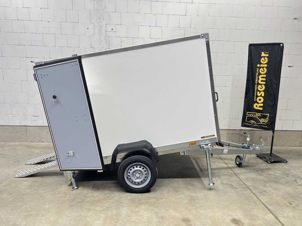 MARTZ Smart Kargo 235 0,75T Kofferanhänger - Remorque pour moto: photos 1 MARTZ Smart Kargo 235 0,75T Kofferanhänger - Remorque pour moto: photos 1