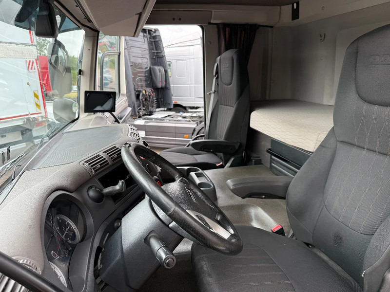 DAF CF 410 CF410 4X2 Spacecab - Distributie trekker - Mileuzone - Dealer onderhouden - apk 6-2026 - Tracteur routier: photos 5 DAF CF 410 CF410 4X2 Spacecab - Distributie trekker - Mileuzone - Dealer onderhouden - apk 6-2026 - Tracteur routier: photos 5